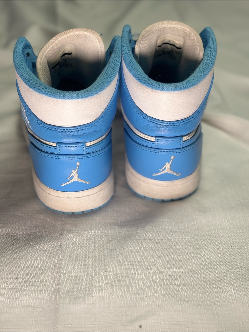Air Jordan 1 Mid UNC White University Blue Men’s 8.5 - Picture 8 of 9